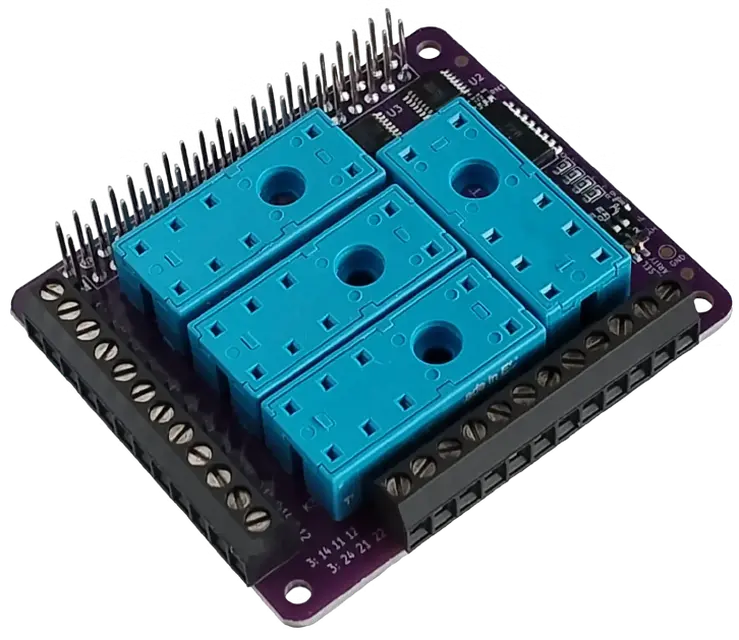 qReCon Flex Raspberry Pi Relay HAT featuring user-replaceable relays for extended lifespan.